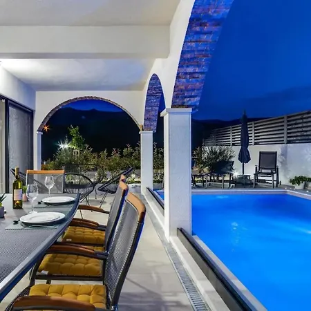 Eden Luxury Vila