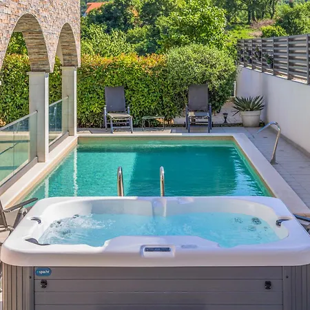 Eden Luxury Čisla